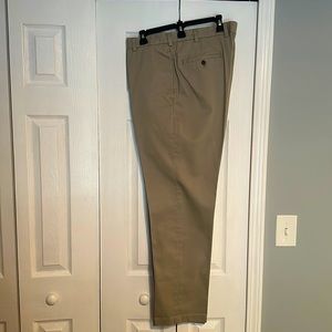 Like New! Brooks Brothers khaki dress pants.